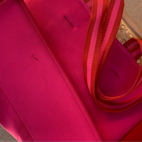 LAST CHANCE Neoprene Sunmersalt Anthropology Pink Beach Tote Bag - Picture 4 of 9